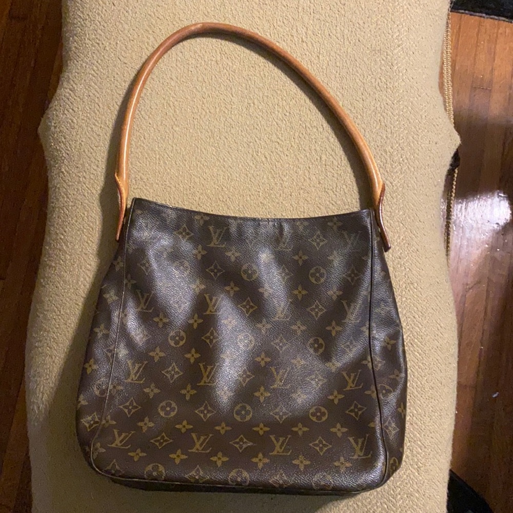 Louis Vuitton Looping Bag. Authentic